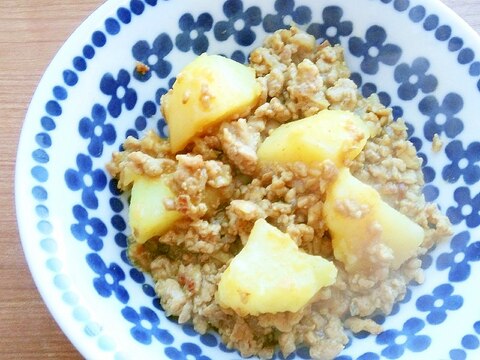 じゃが芋と豚ミンチのカレー粉炒め♪